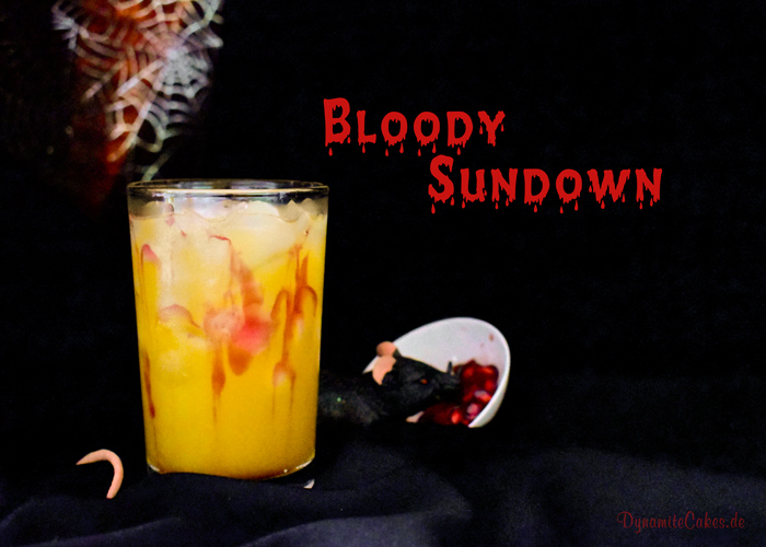 Bloody Sundown Cocktail created by DynamiteCakes.de